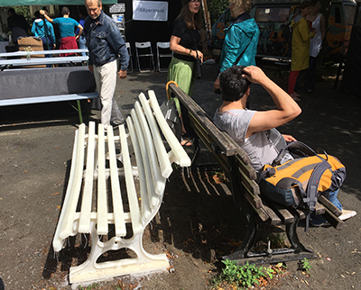 Parkbank Neukölln ein Installation im öffentlichen Raum im Projekt Schattendasein auf dem Richardplatz 2017