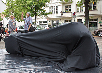 haufen_schwarz eine partizipative Performance von Cornelia Bördlein und Carmen Loch